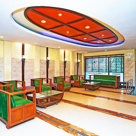 Hotel Pooja Palace New Delhi Buitenkant foto