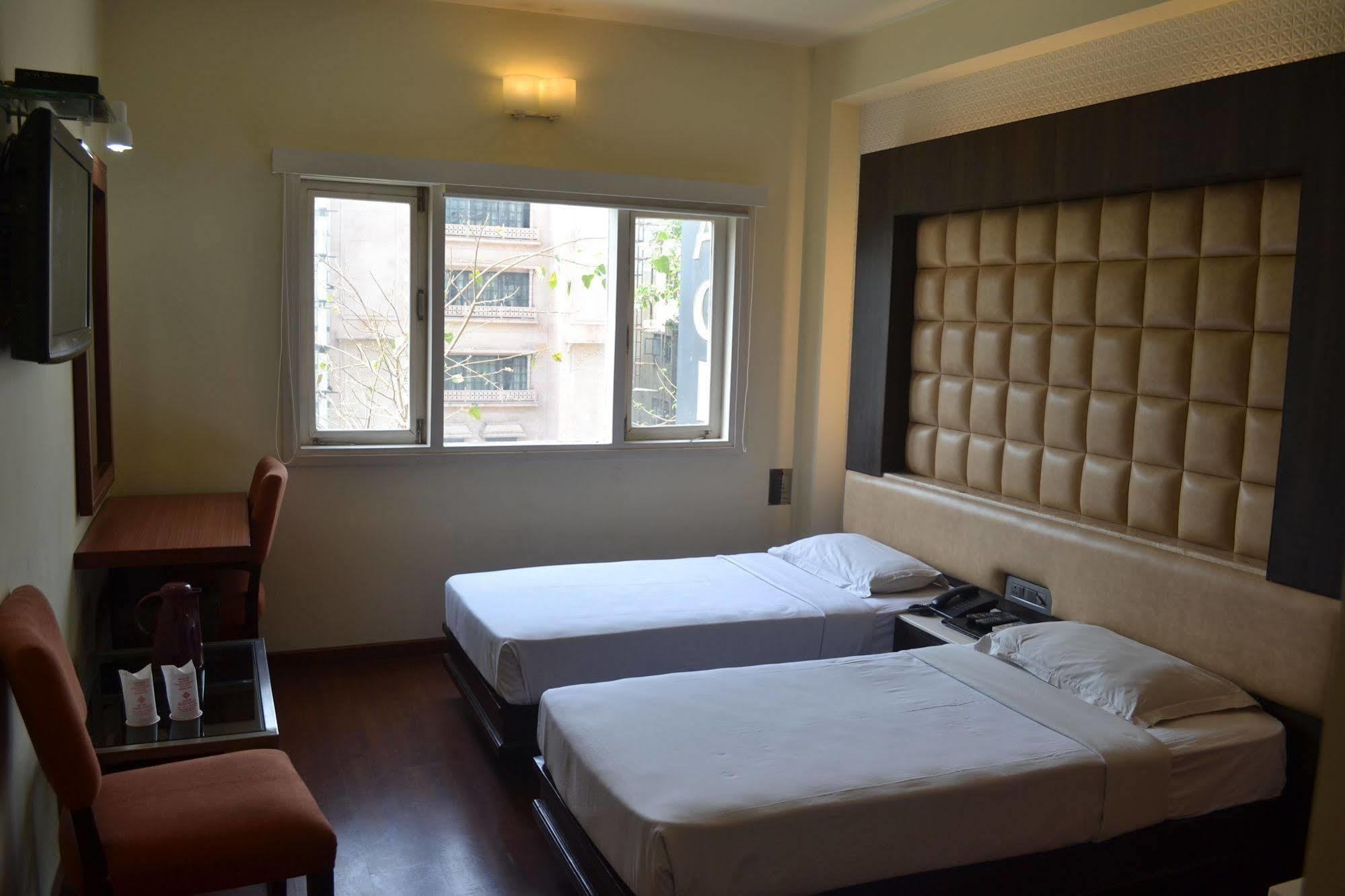 Hotel Pooja Palace New Delhi Buitenkant foto